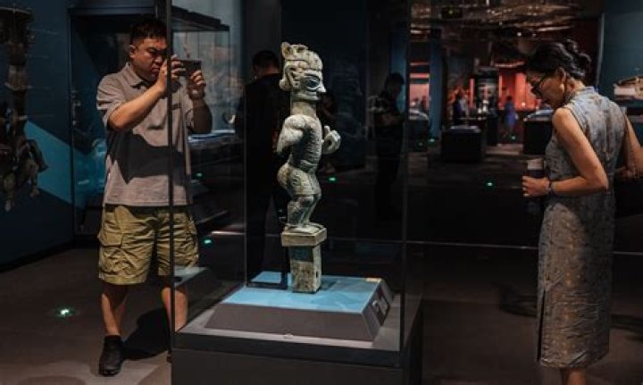 Unveiling The Wonders Of Turtles At Hookipa: Uncover Extraordinary Insights!